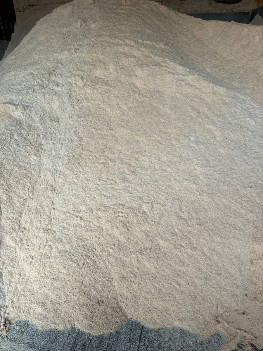 **sawdust* and woochip bedding ** - Image 2