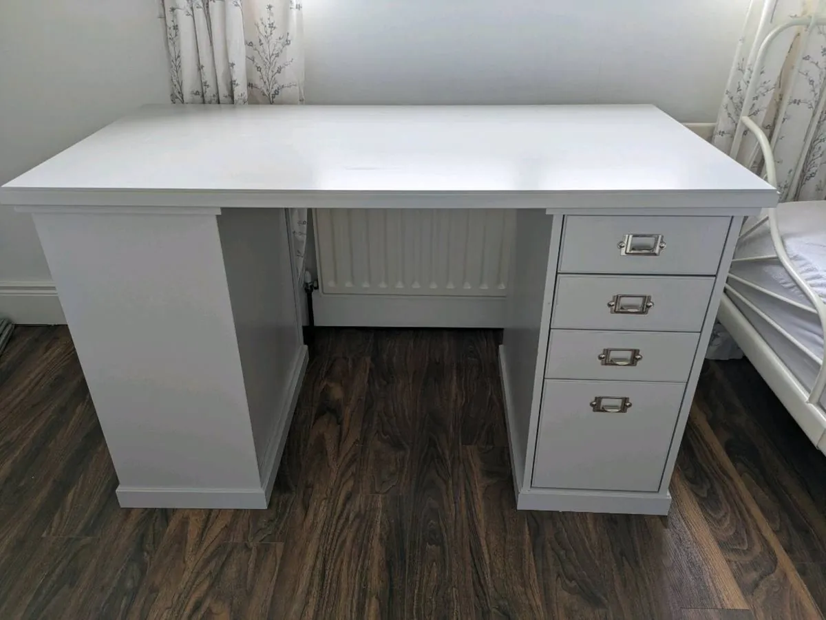 Study/work desk - Image 1