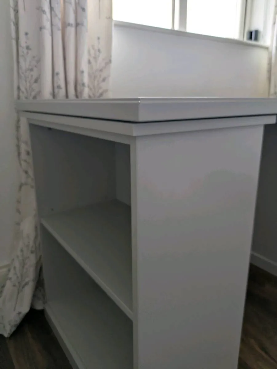 Study/work desk - Image 4