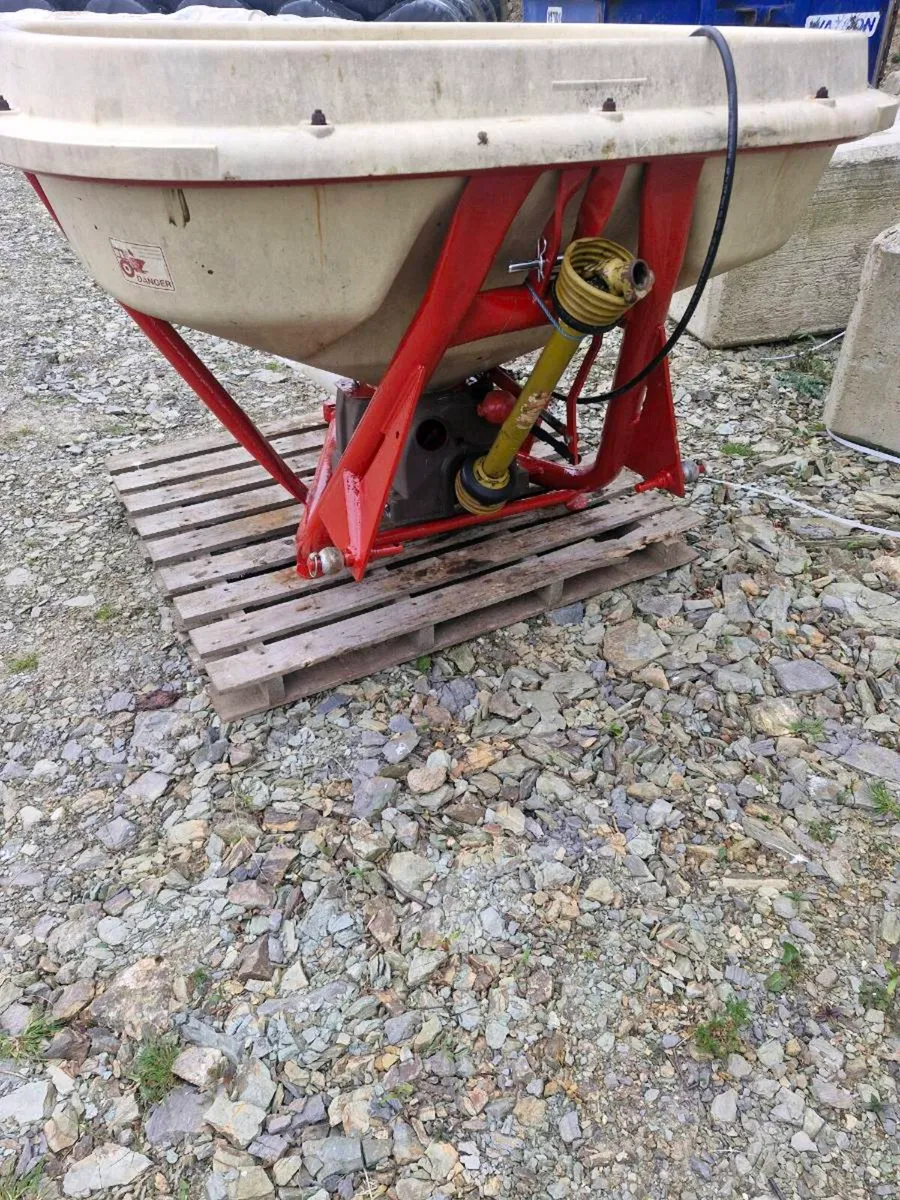 Vicon spreader - Image 1