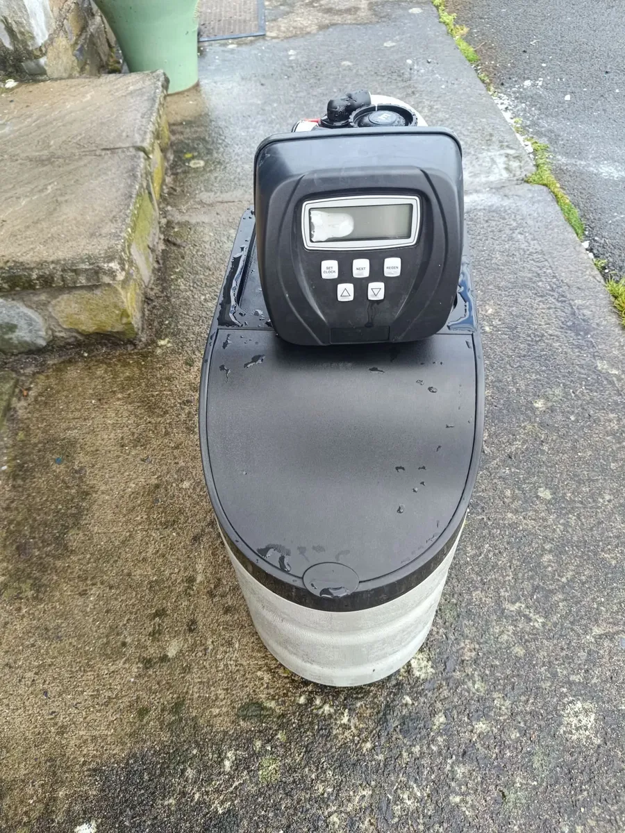 Water softener machine - Image 1
