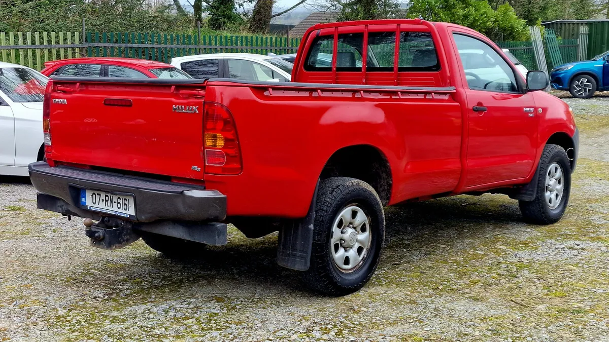Toyota Hilux - Image 4