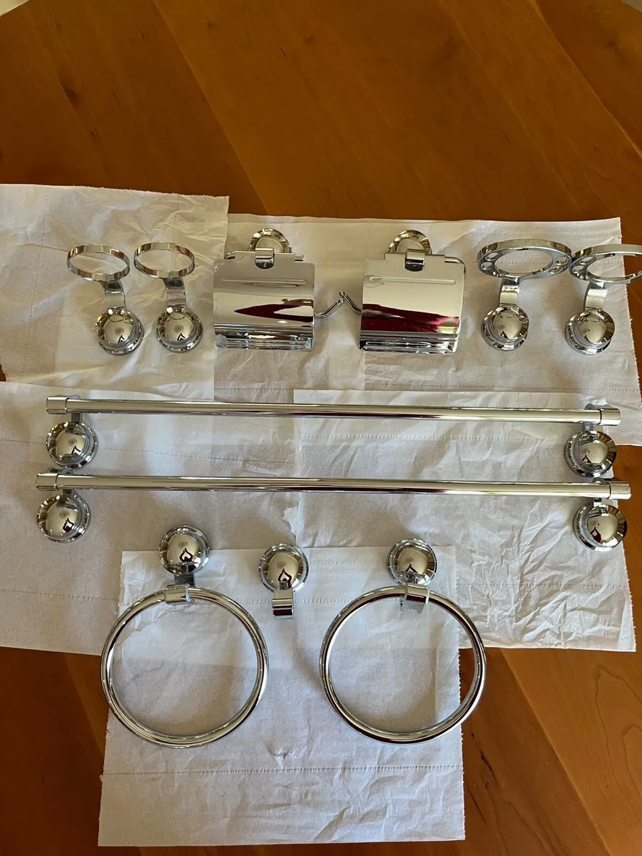 Bathroom Accessories Set - Image 3
