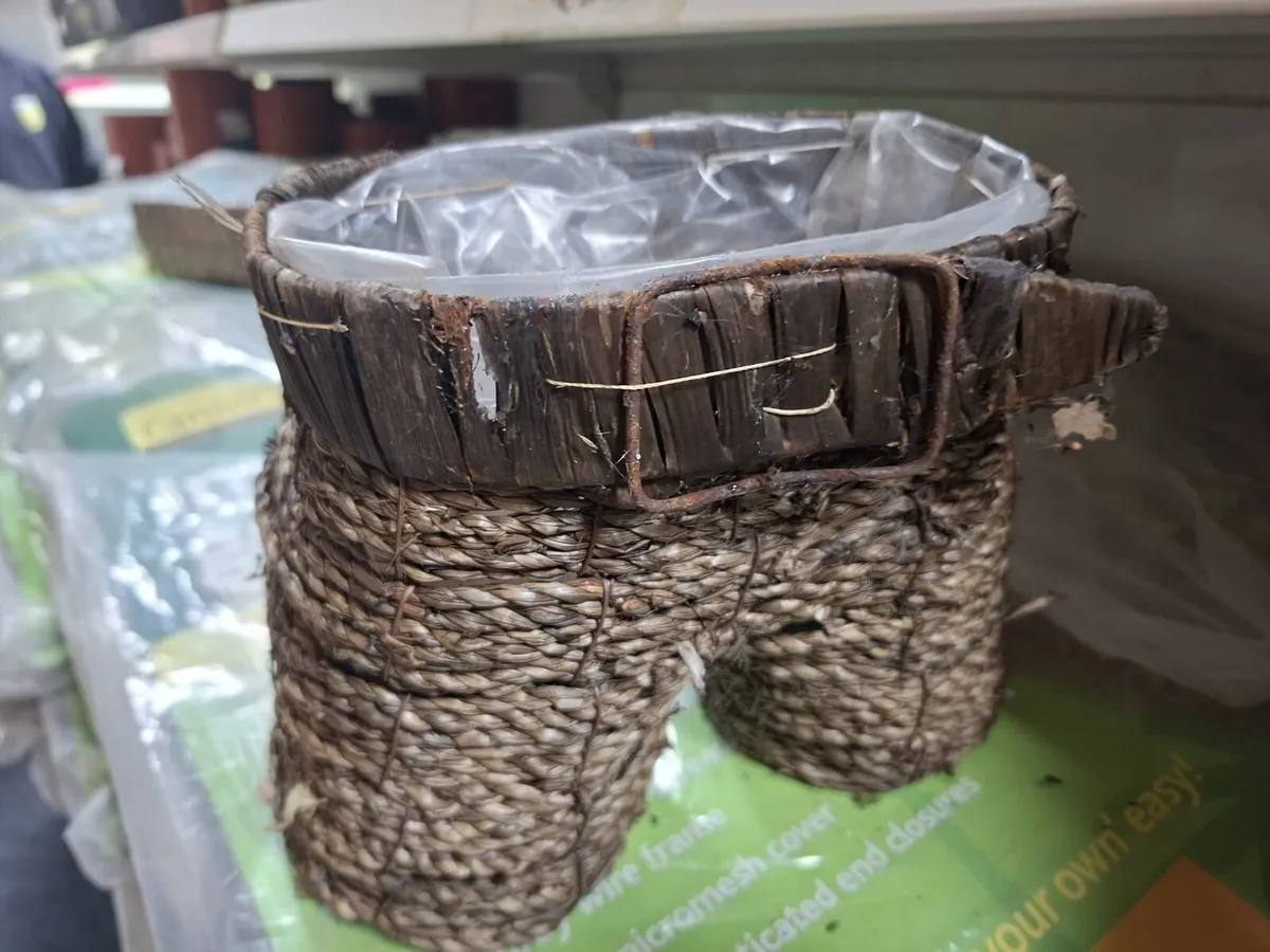 Garden equipment - Image 1