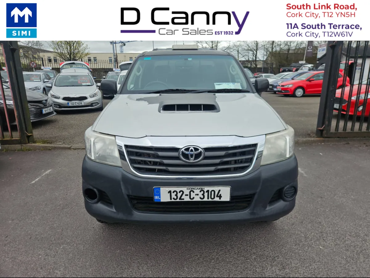 Toyota Hilux 2.5 D-4D D/CAB HL2 4DR 2.8D4D INVINC - Image 2