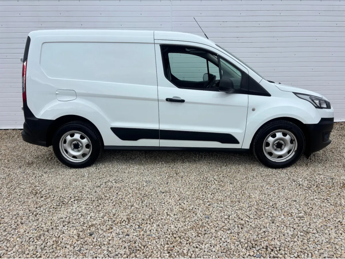 Ford Transit Connect SWB BASE 1.5 TD 75 M6 3DR - Image 2