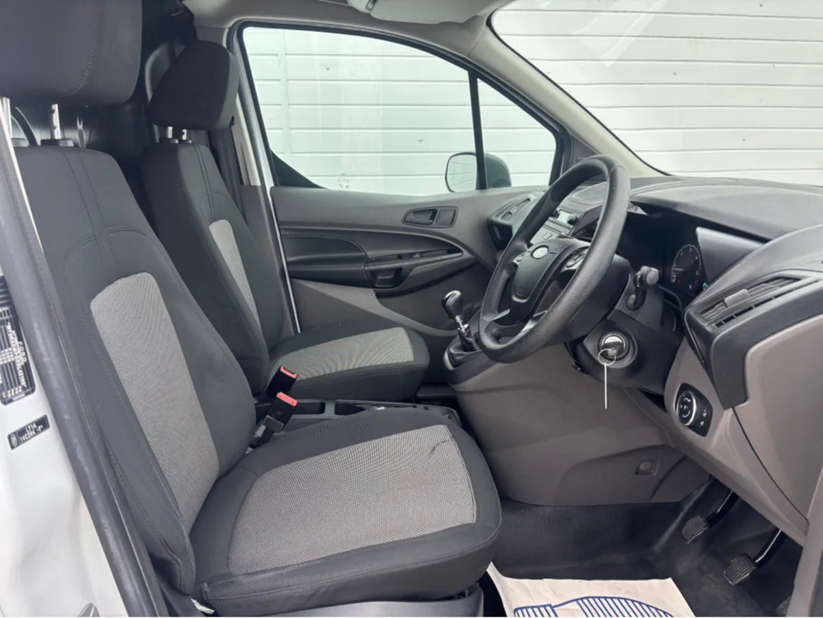 Ford Transit Connect SWB BASE 1.5 TD 75 M6 3DR - Image 3