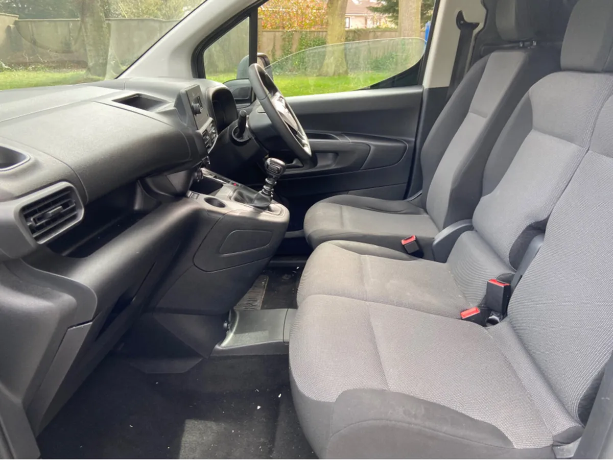 Opel Combo L1H1-1.5 100PS DIESEL 6SPEED MANUAL 100 - Image 2