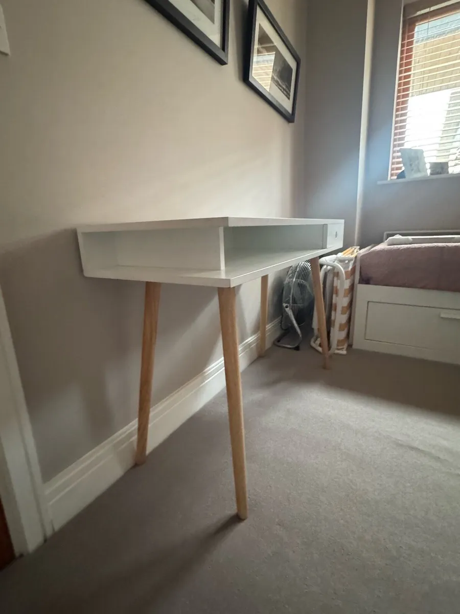 Desk - Image 3