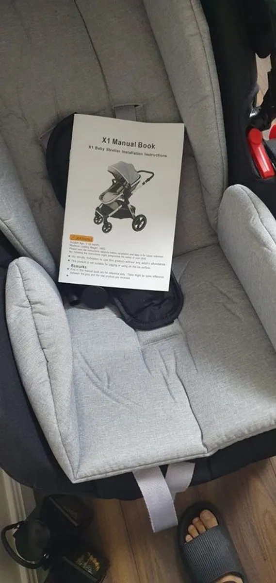Brand new baby travel system - Image 4