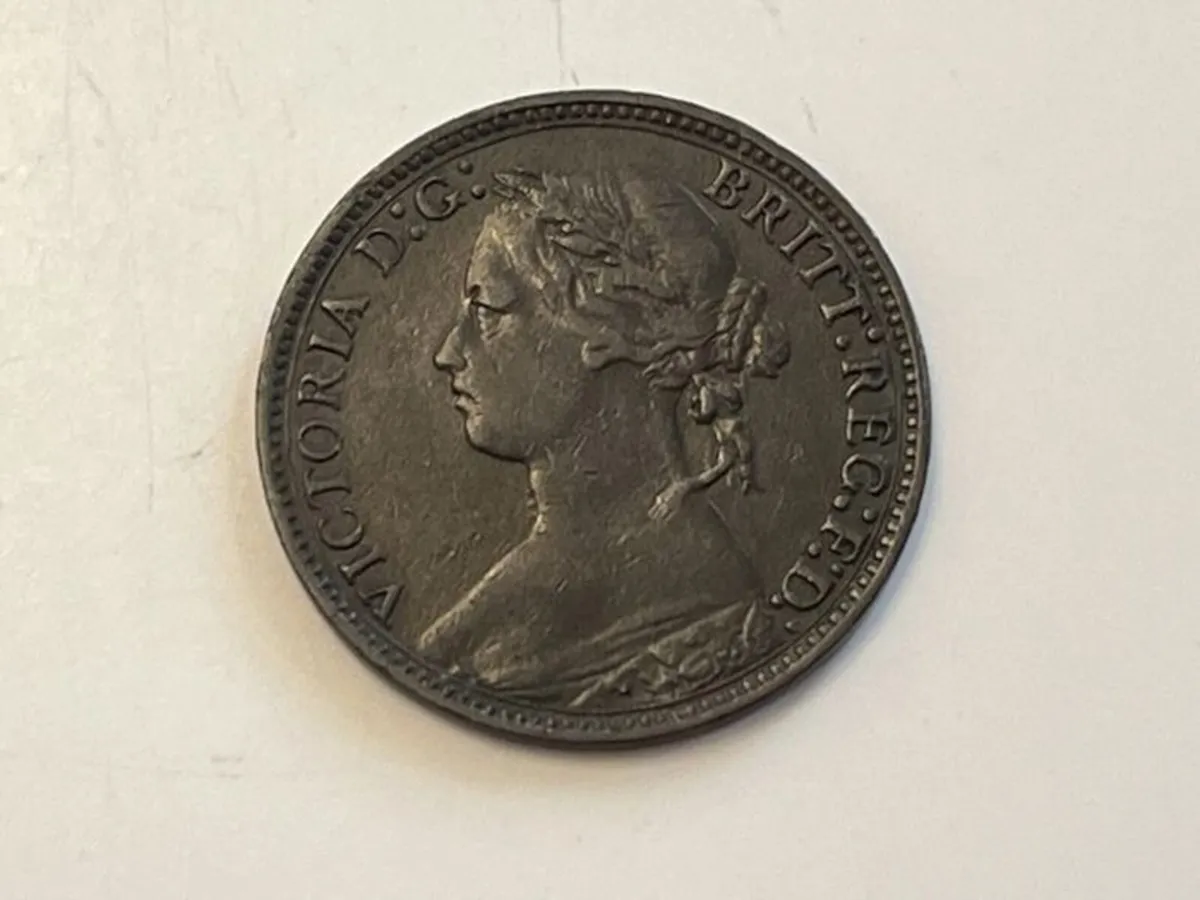 Q Victoria Farthings X2 1860 and 1867