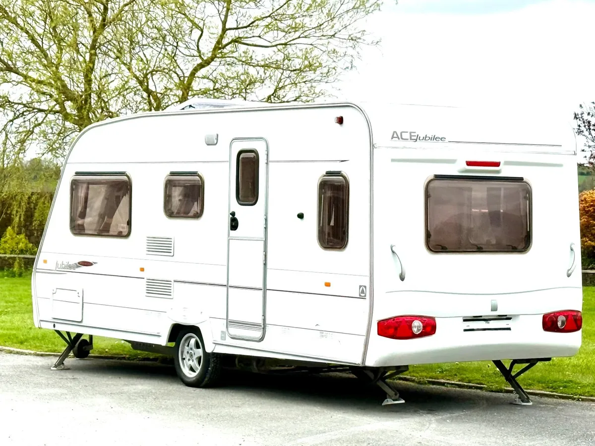 Ace Jubilee 5 berth single axle caravan full awnin - Image 3