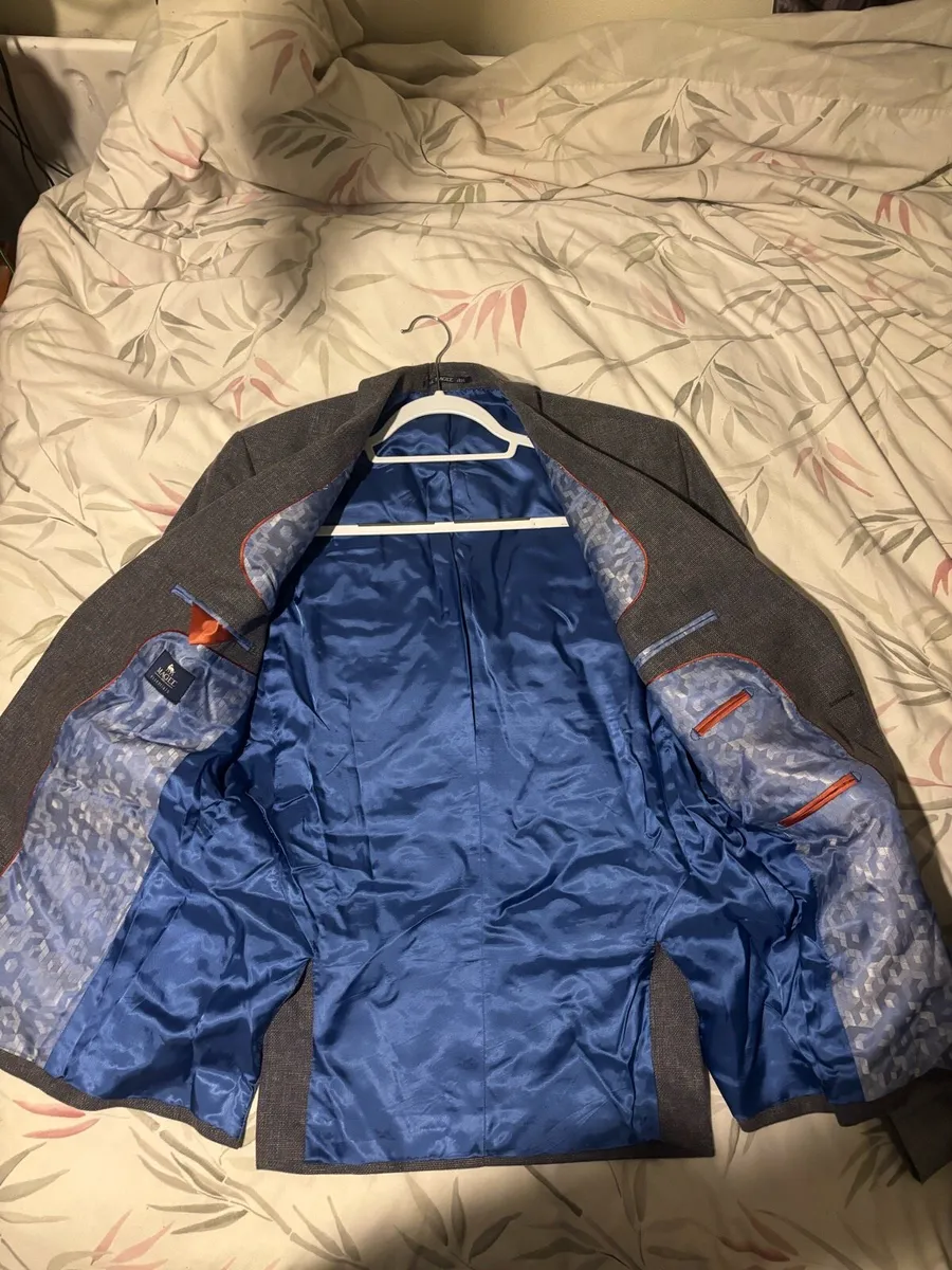 4 x Blazers / suit - Image 2
