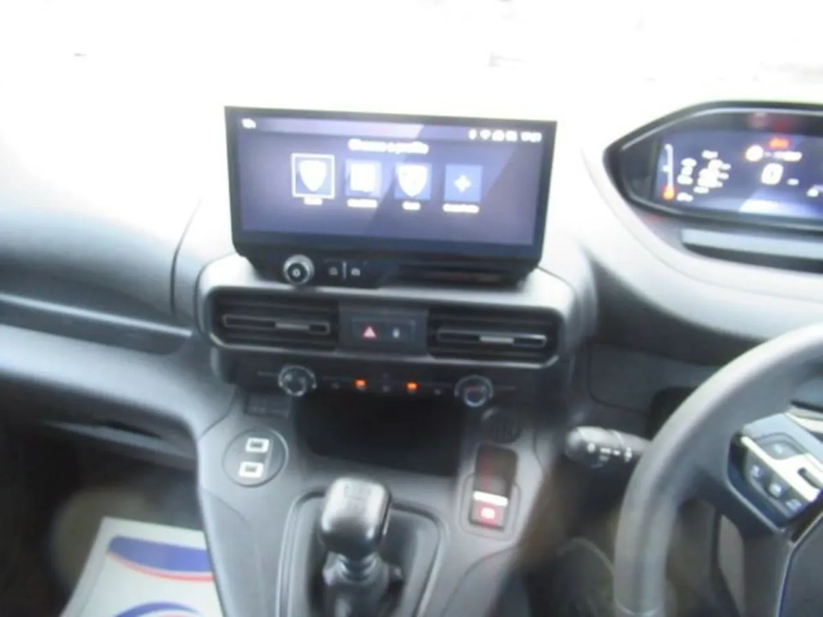 1.5 BlueHDi 1000 ProfessionaL Van 5dr Diesel Manua - Image 4