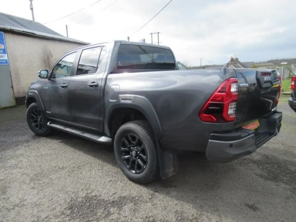 2.8 D-4D-h Invincible X Pickup 4dr Diesel Hybrid A - Image 2