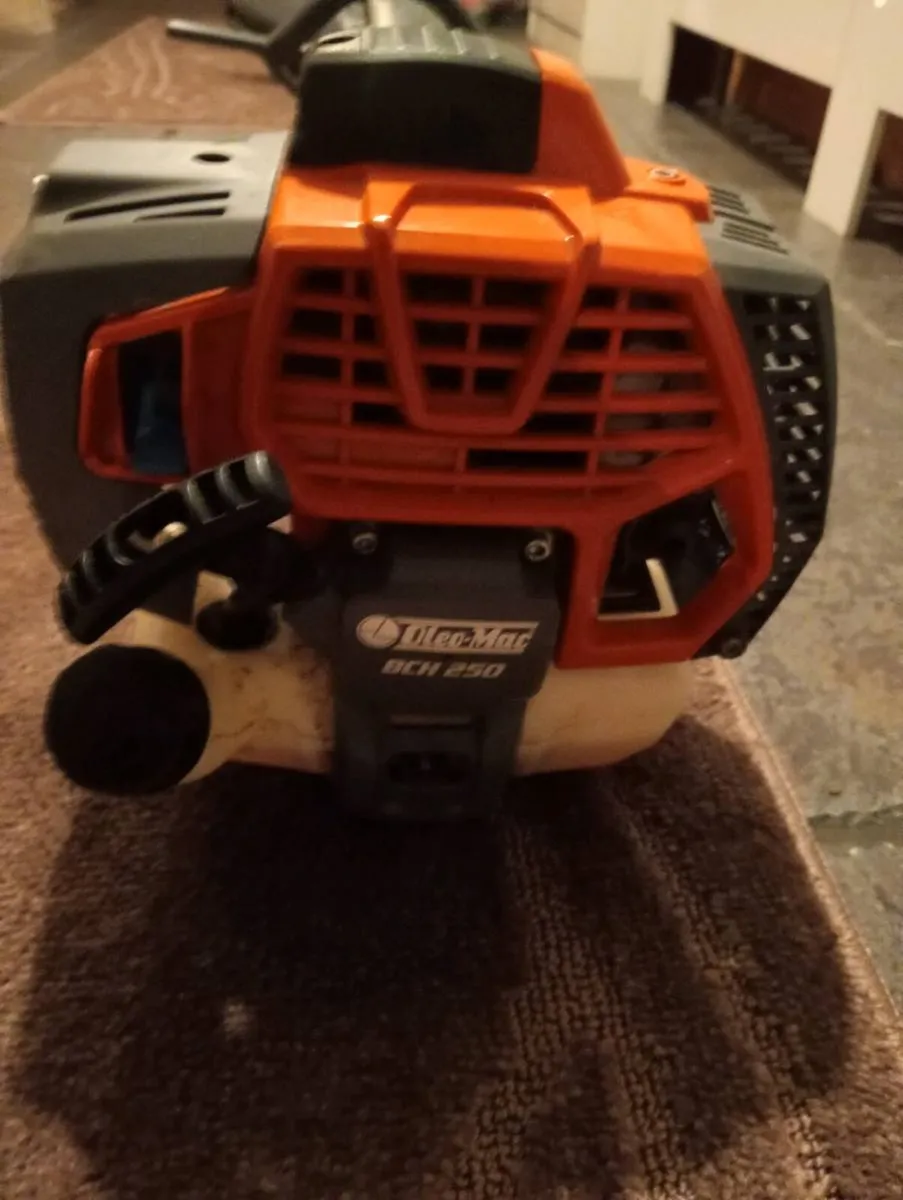Oleo mac BCH 250 brush cutter - Image 3