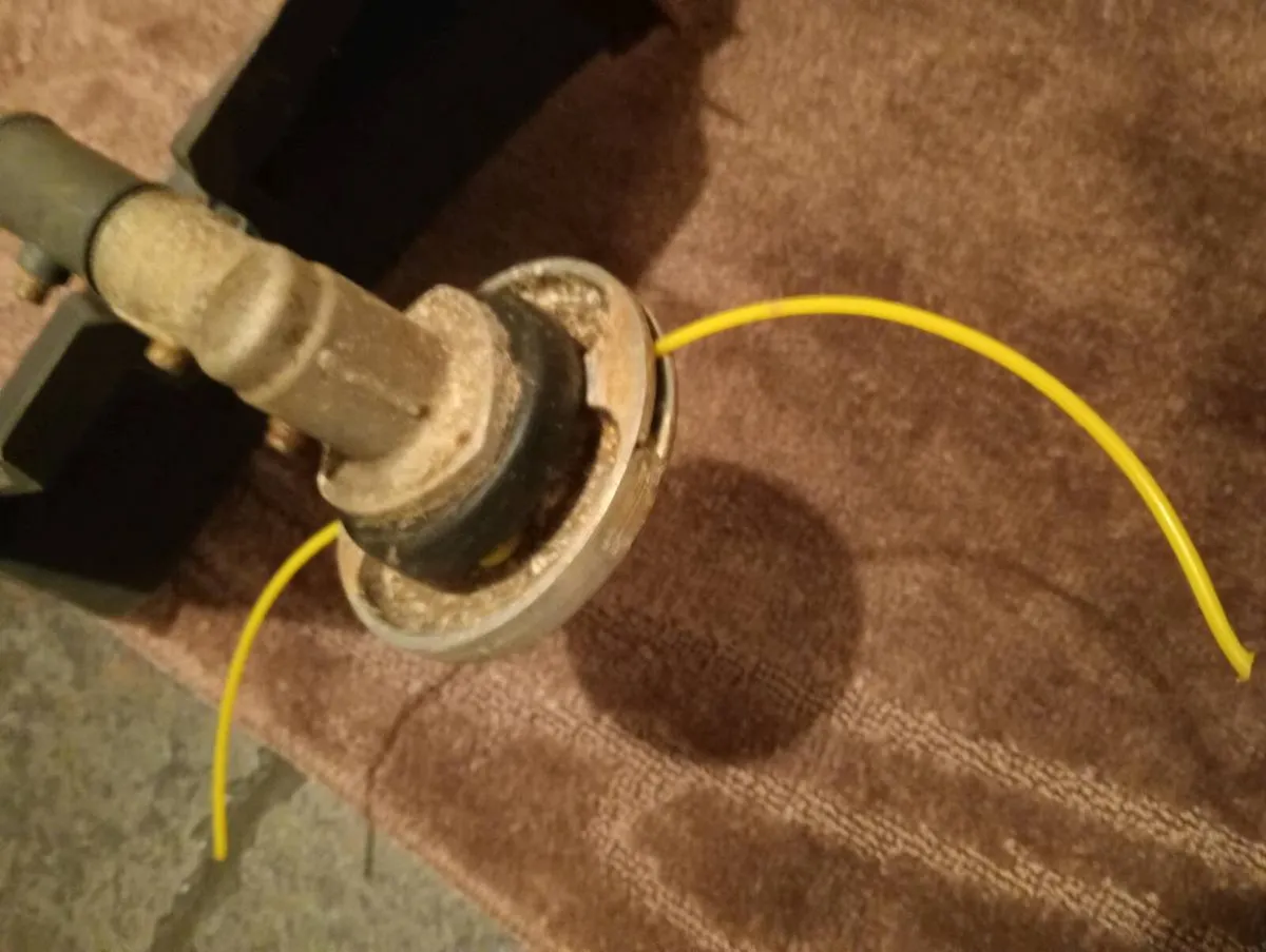 Oleo mac BCH 250 brush cutter - Image 4