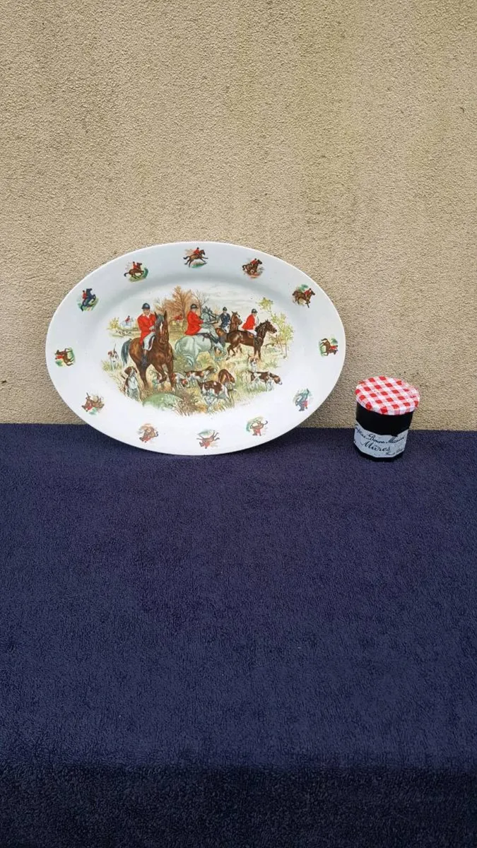 Hunting service plate