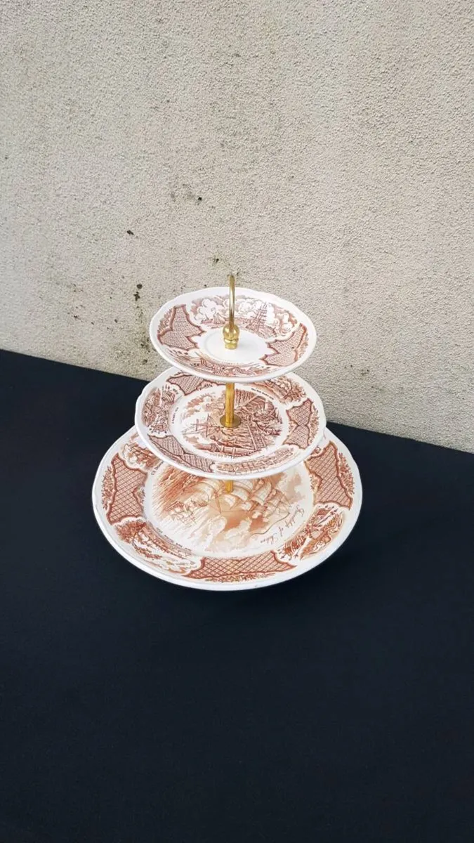 3 tiers brown cake stand postage possible