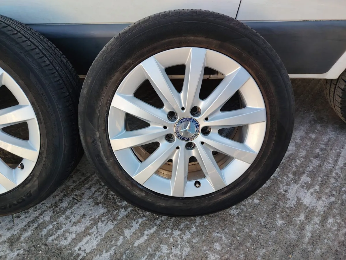 Mercedes alloy wheels - Image 3