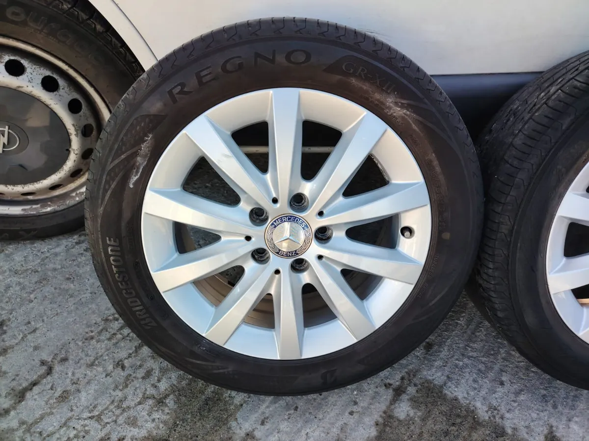 Mercedes alloy wheels - Image 4