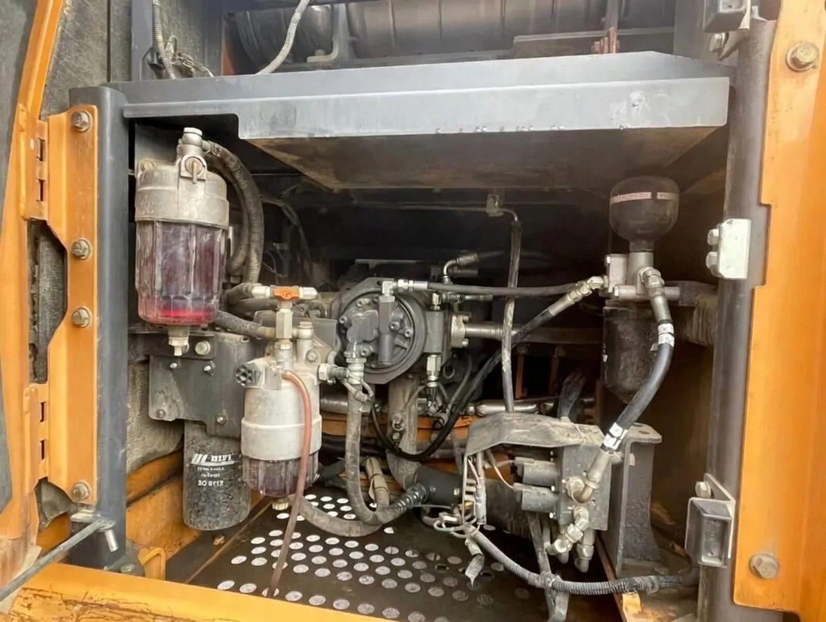 Case 210D 2015 - Image 4