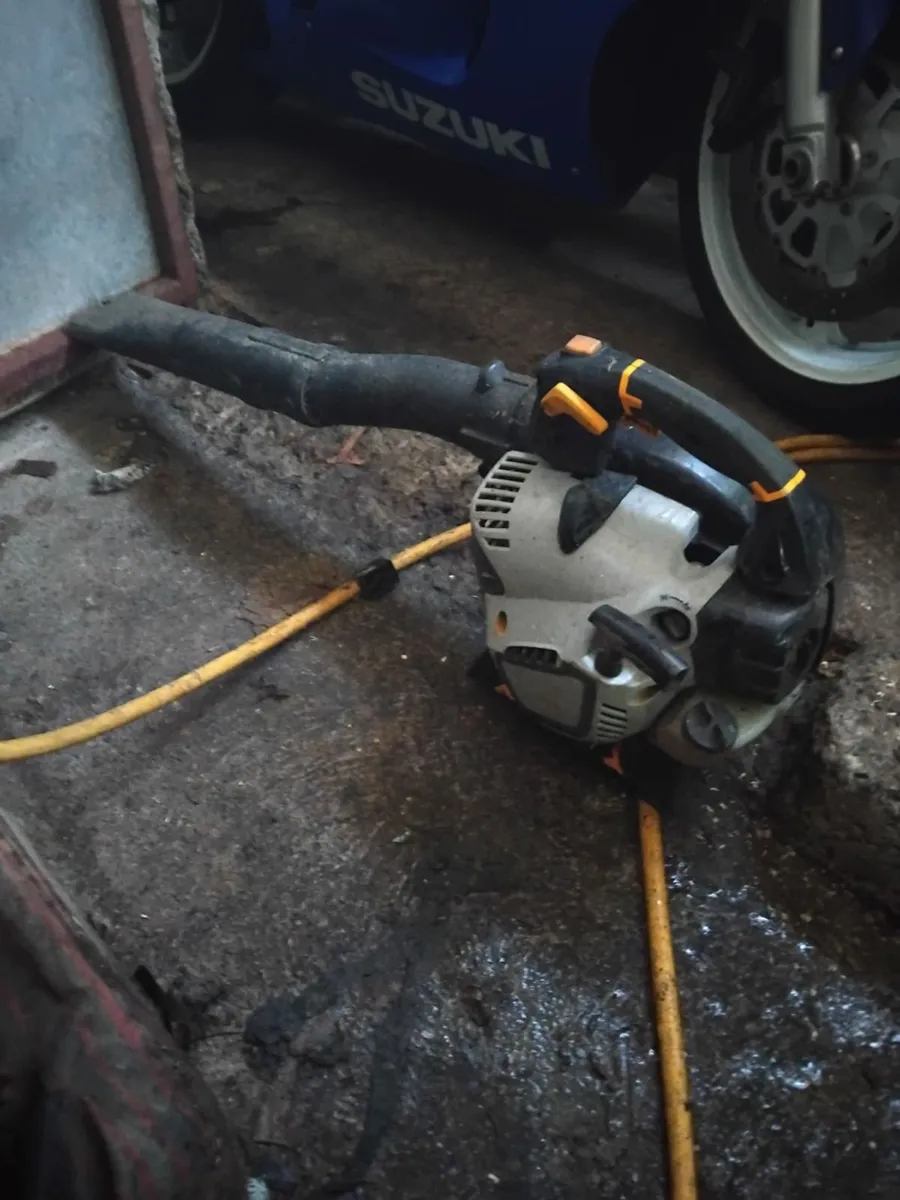 All for sale 30e each read add priced - Image 1