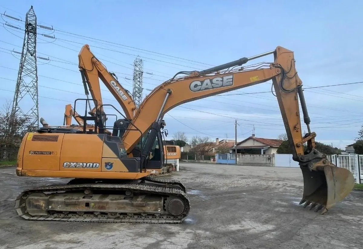 Case 210D 2015 - Image 1