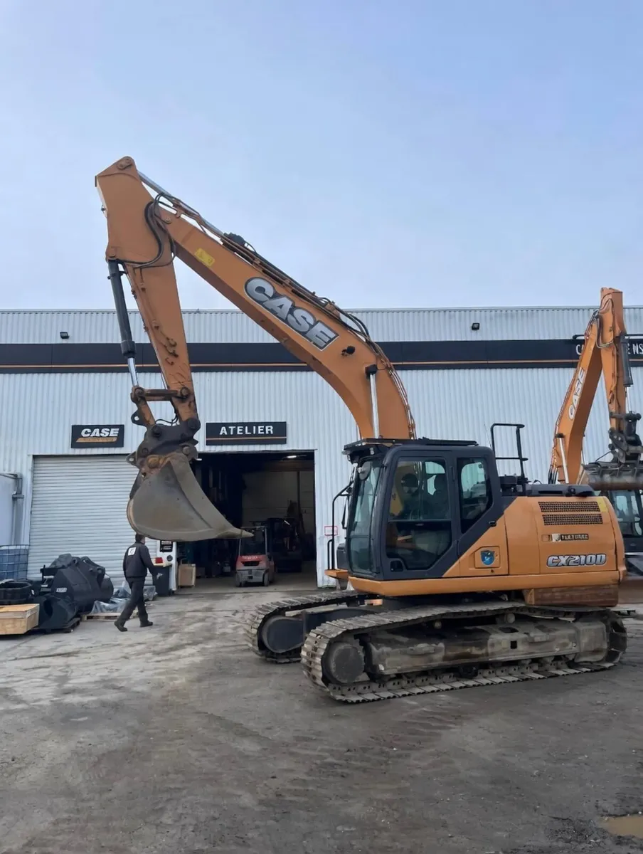 Case 210D 2015 - Image 2