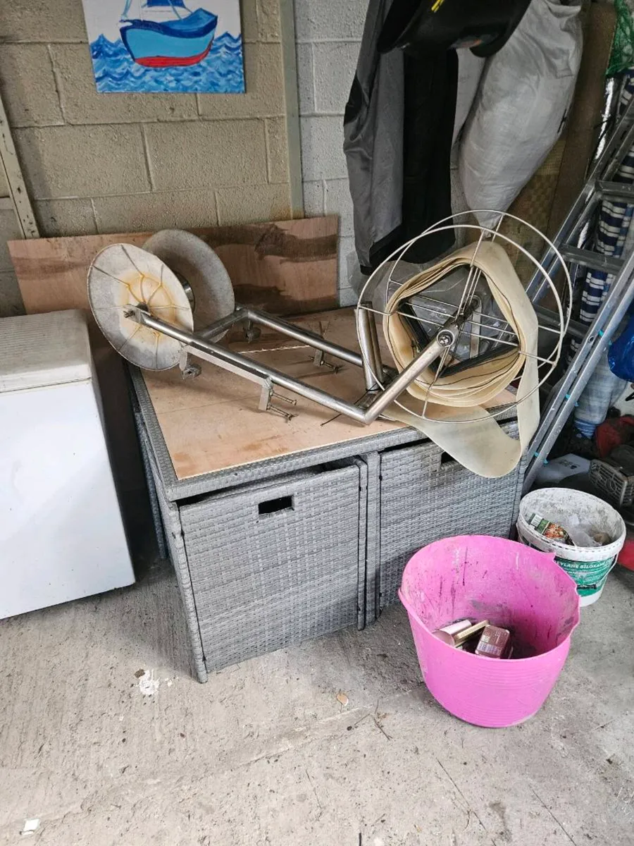 Mackerel hand gurdy - Image 1