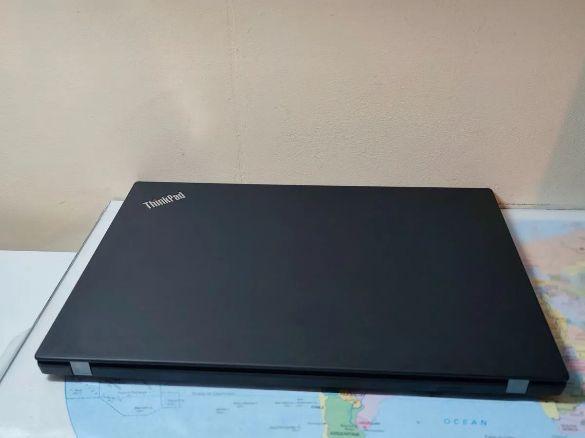 Lenovo ThinkPad T490 Intel i7 8th Gen 16GB 256GB - Image 2