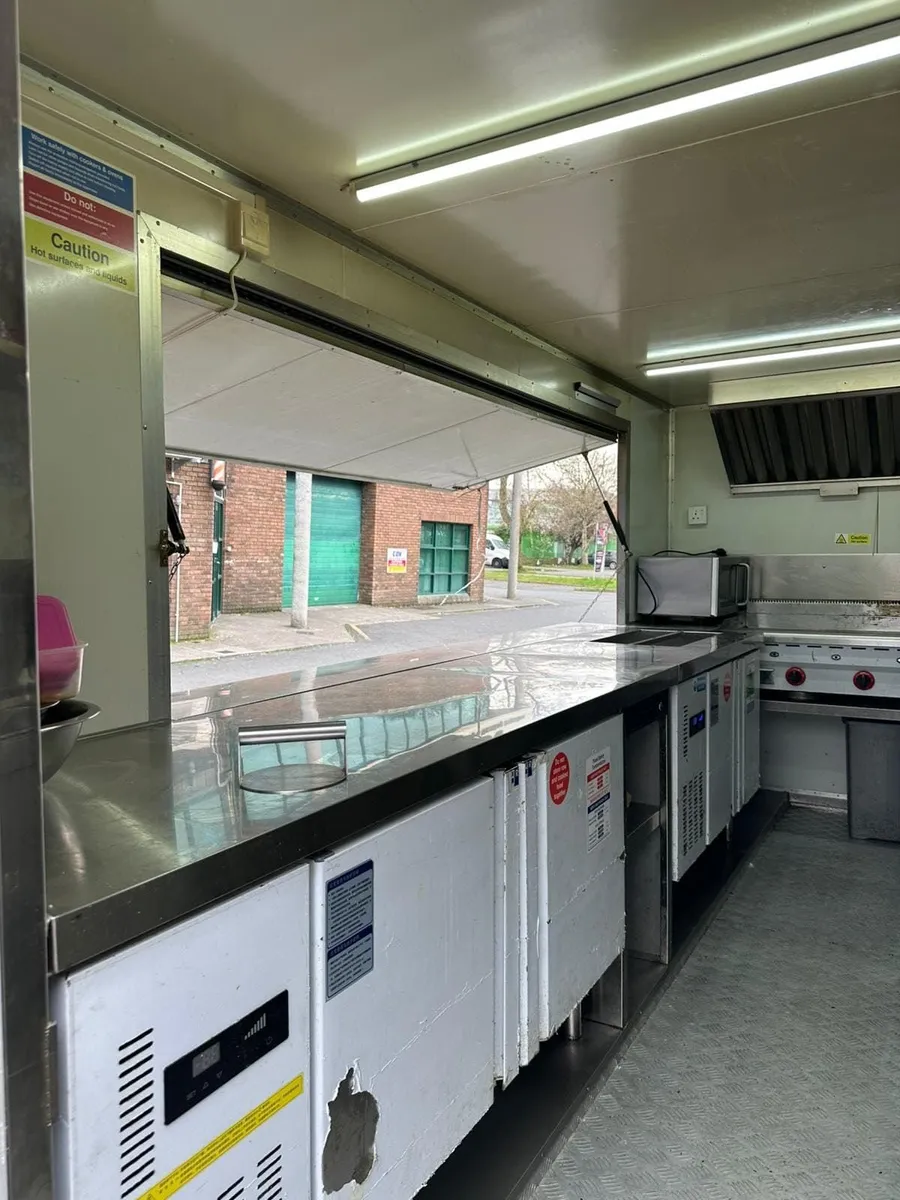 🚚 Fully Fitted Food Truck for Sale - Image 4
