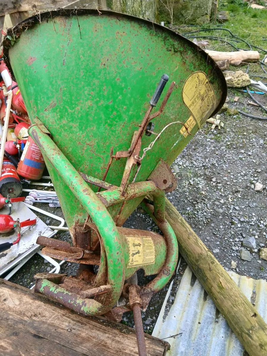 Spreader and spikes - Image 1