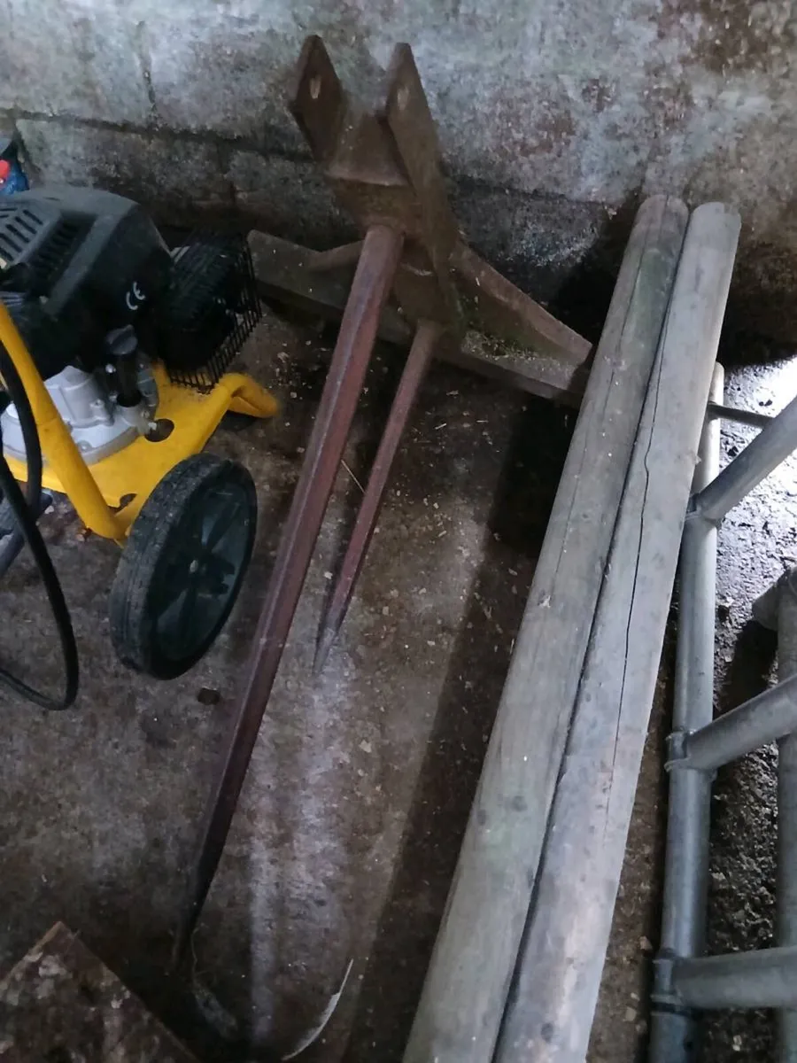 Spreader and spikes - Image 2