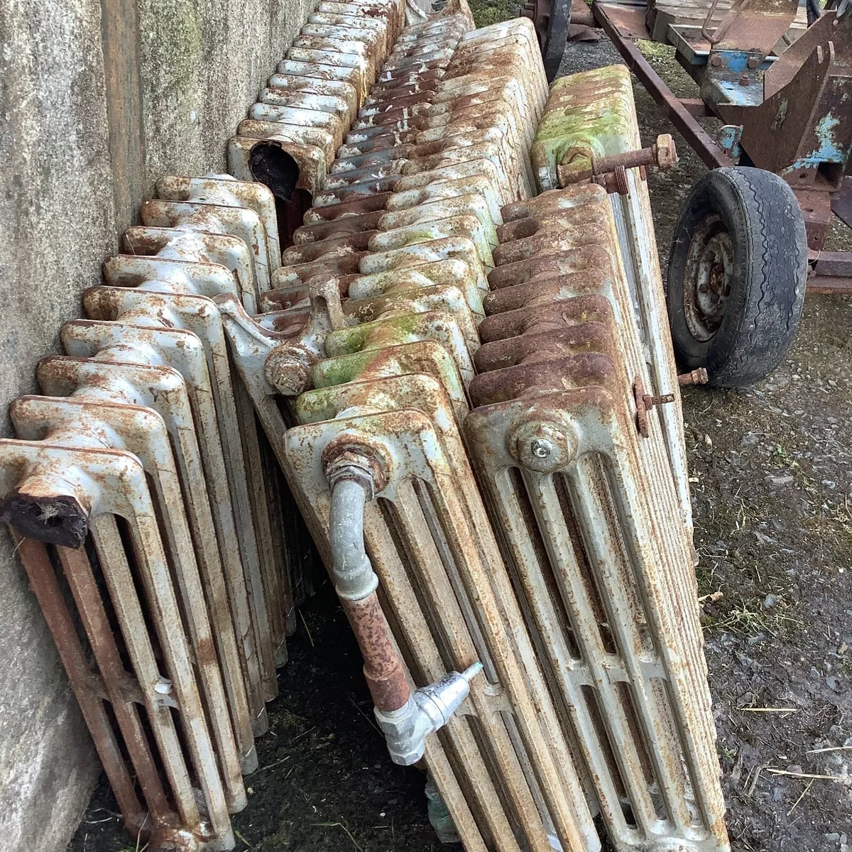 Cast iron radiator - Image 3