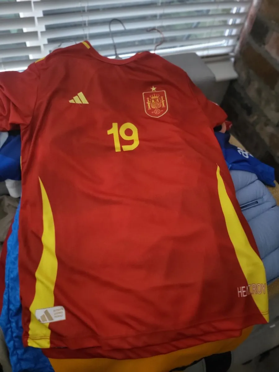 Sports wear - Image 3