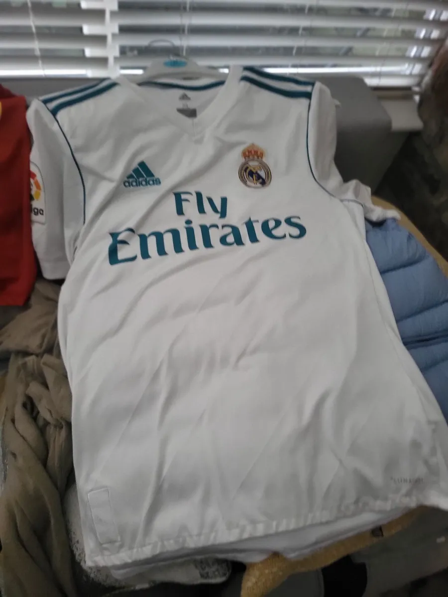 Sports wear - Image 4