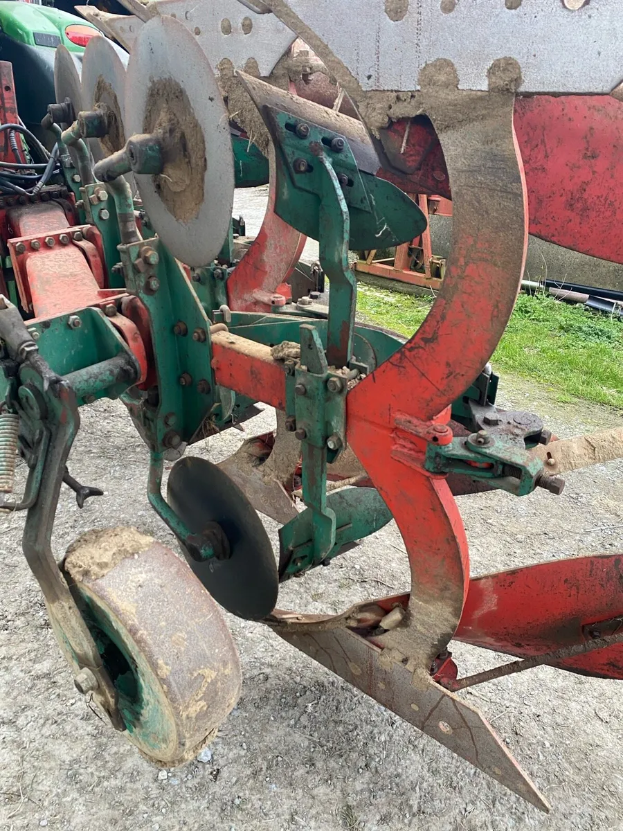 Kverneland plough - Image 2