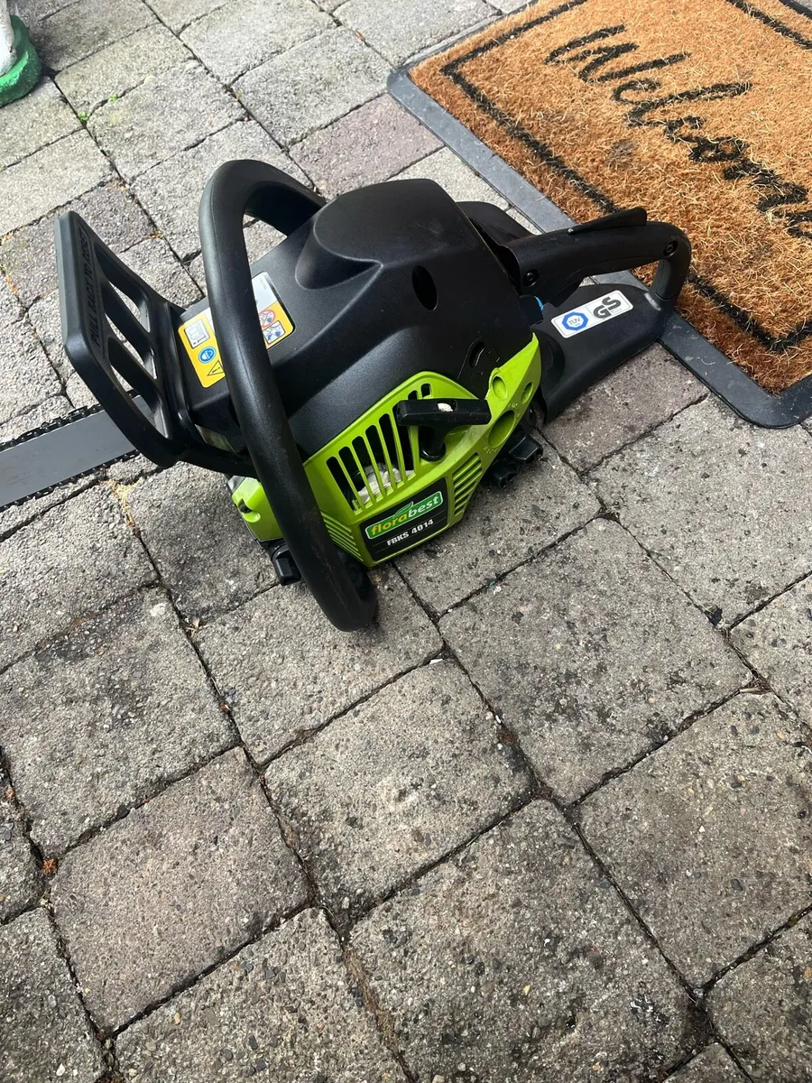 4 Chainsaws - Image 1