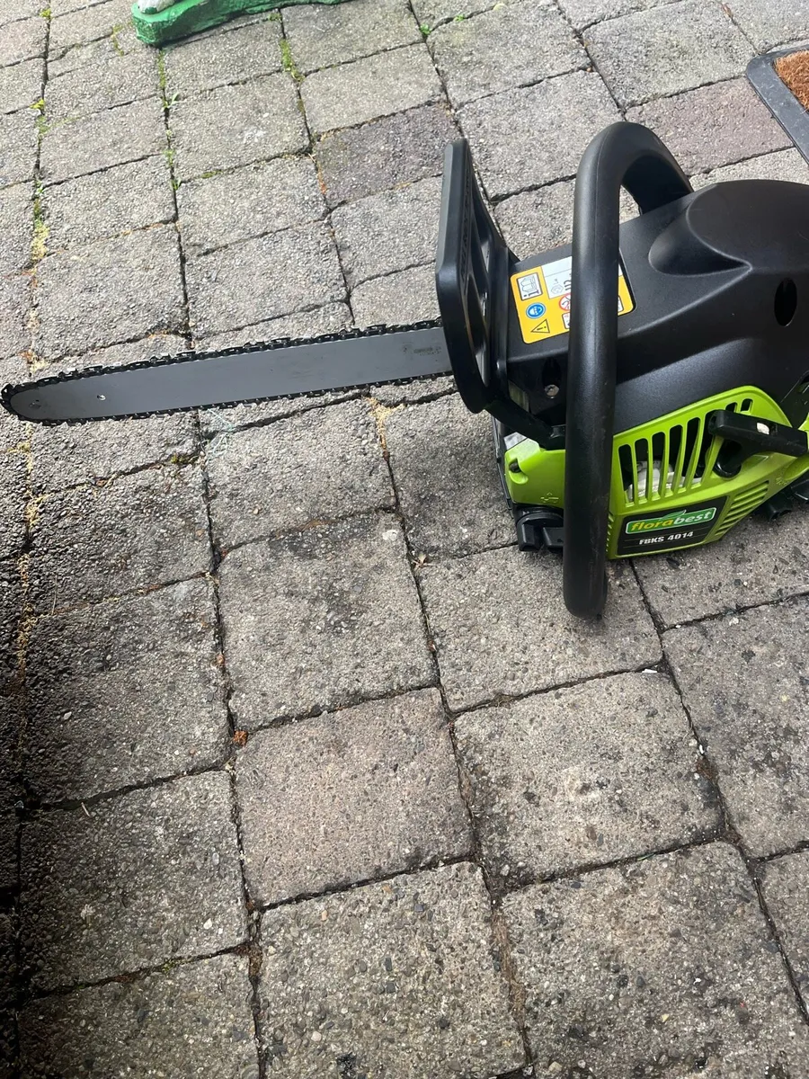 4 Chainsaws - Image 2