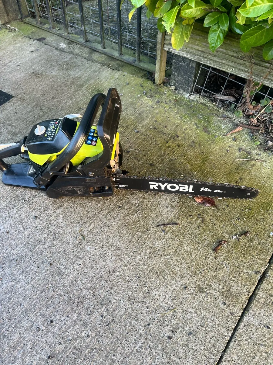 4 Chainsaws - Image 3