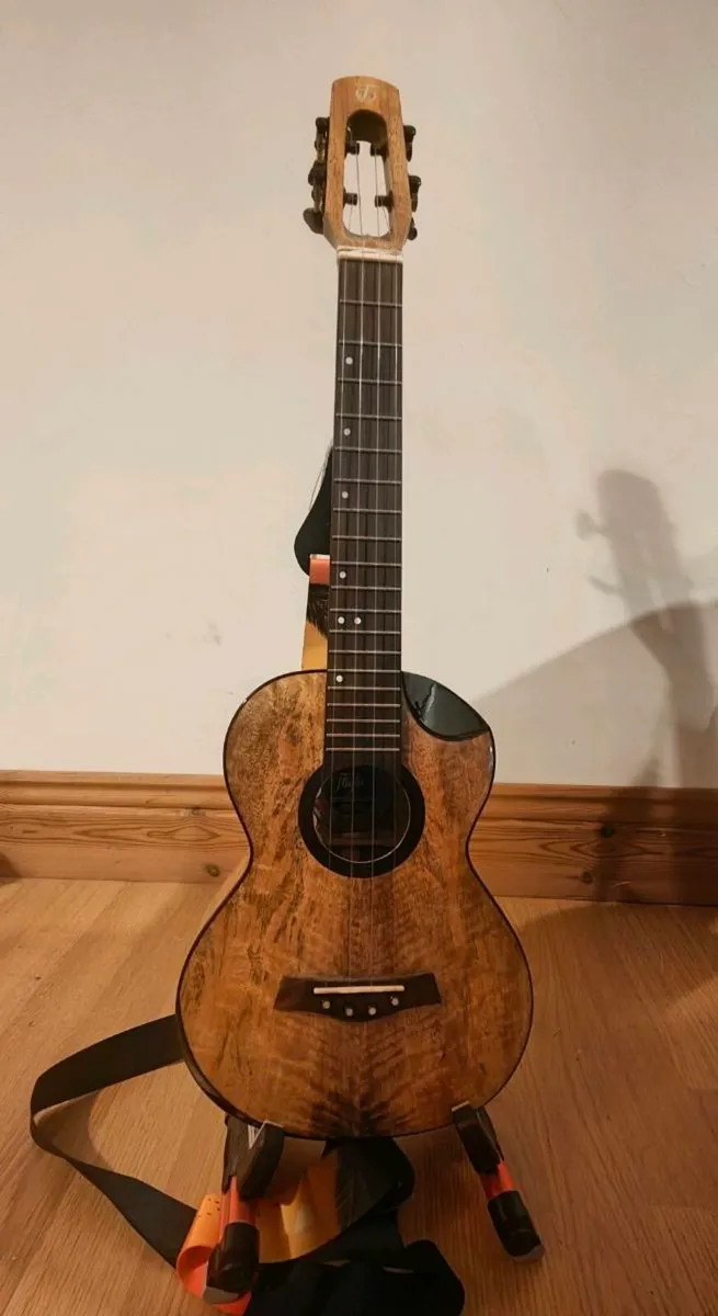 Flight fireball tenor ukulele - Image 1