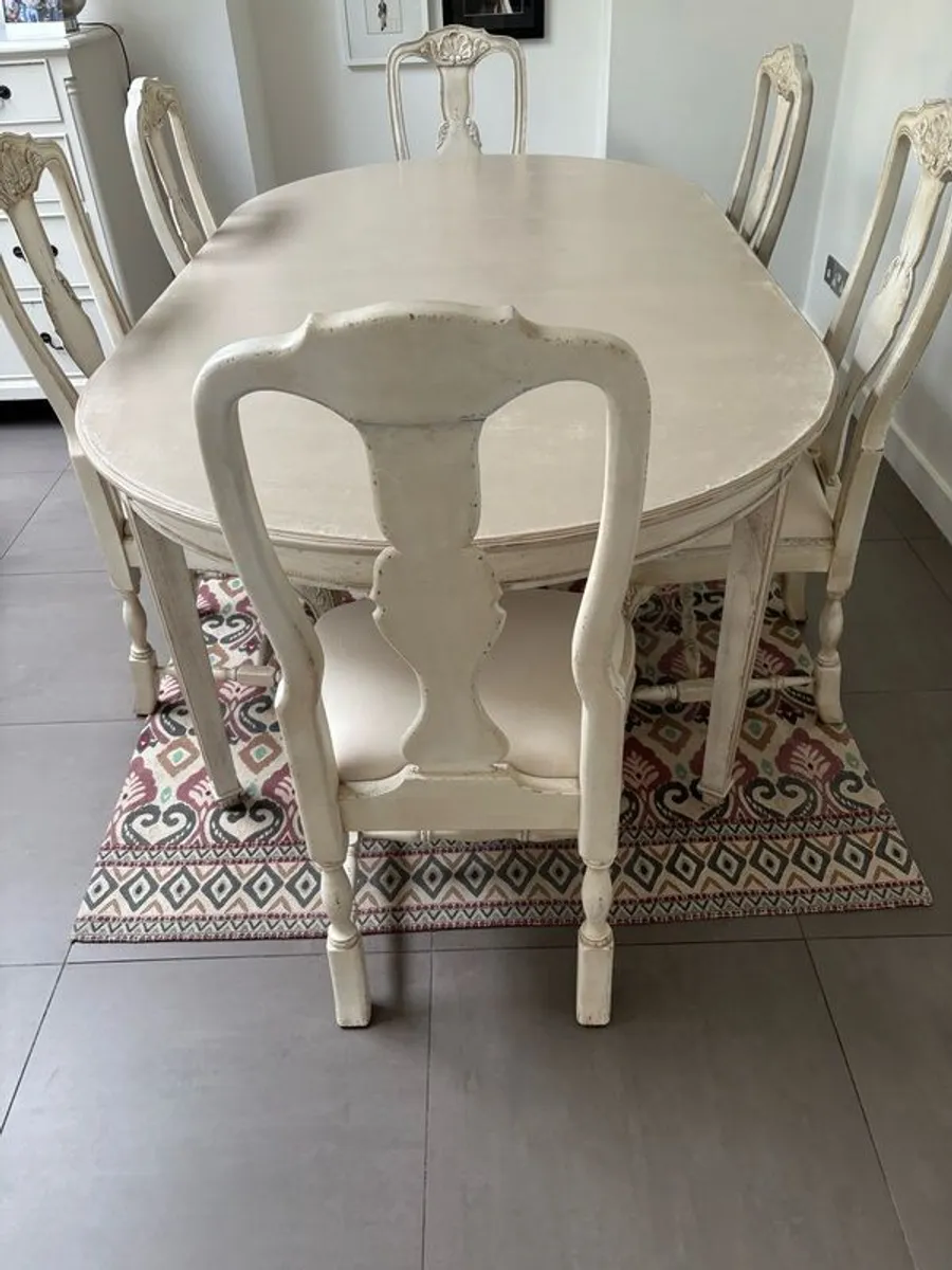 Dining room table & 6 chairs - Image 1