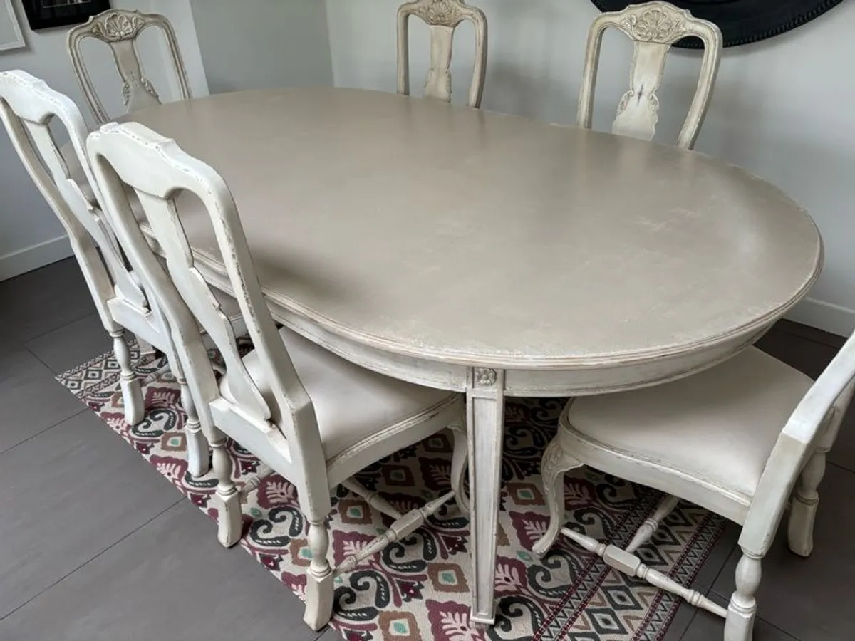 Dining room table & 6 chairs - Image 2