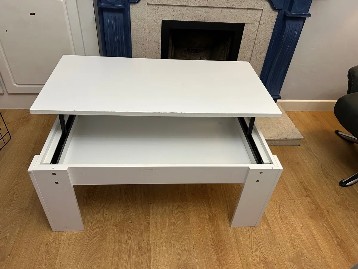Free - Coffee table with hidden compartment - Image 1