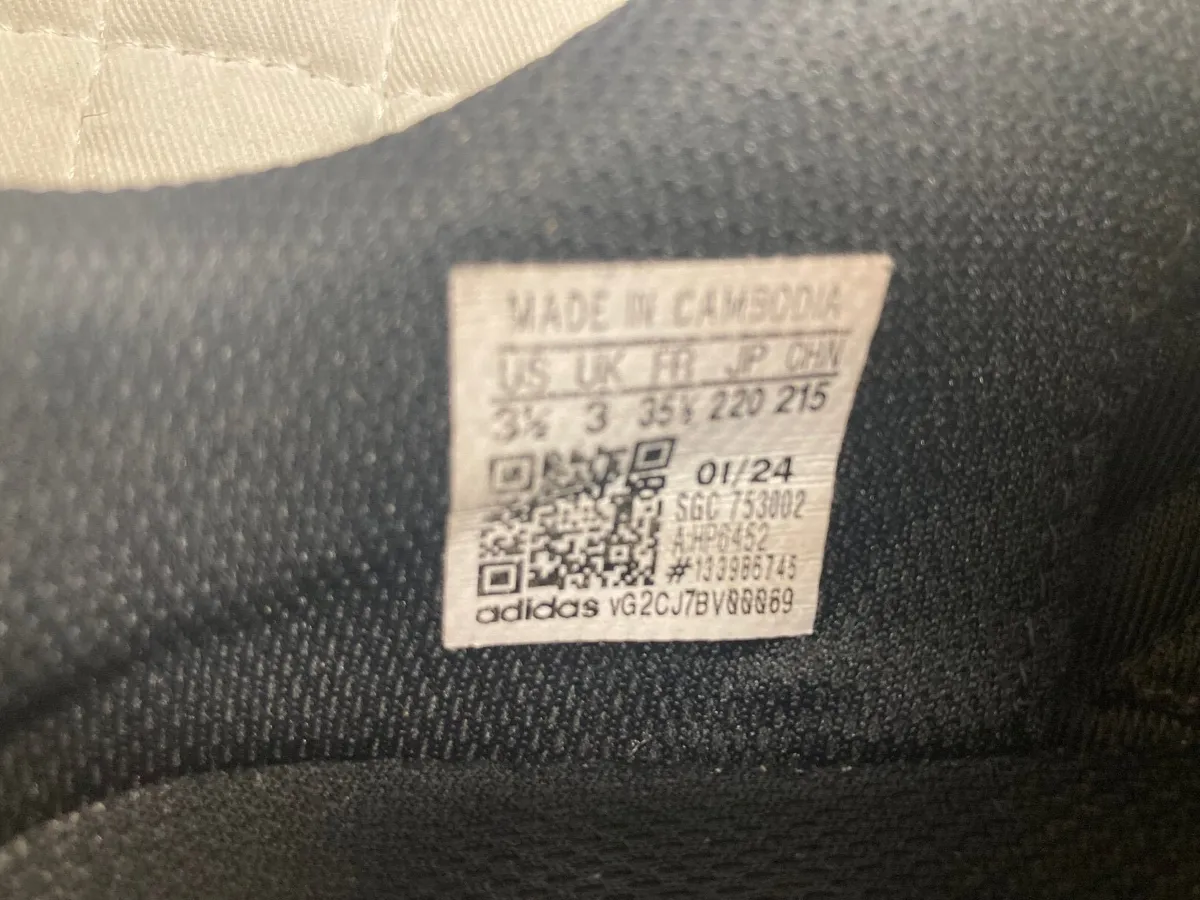 Adidas Kids Football boots - Image 4