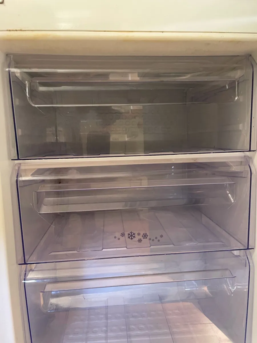 Integrated Fridge Freezer - Image 4