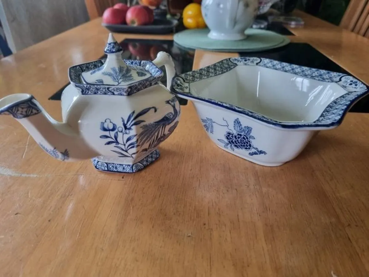 Wood & Sons England Yuan teapot and bowl - Image 1