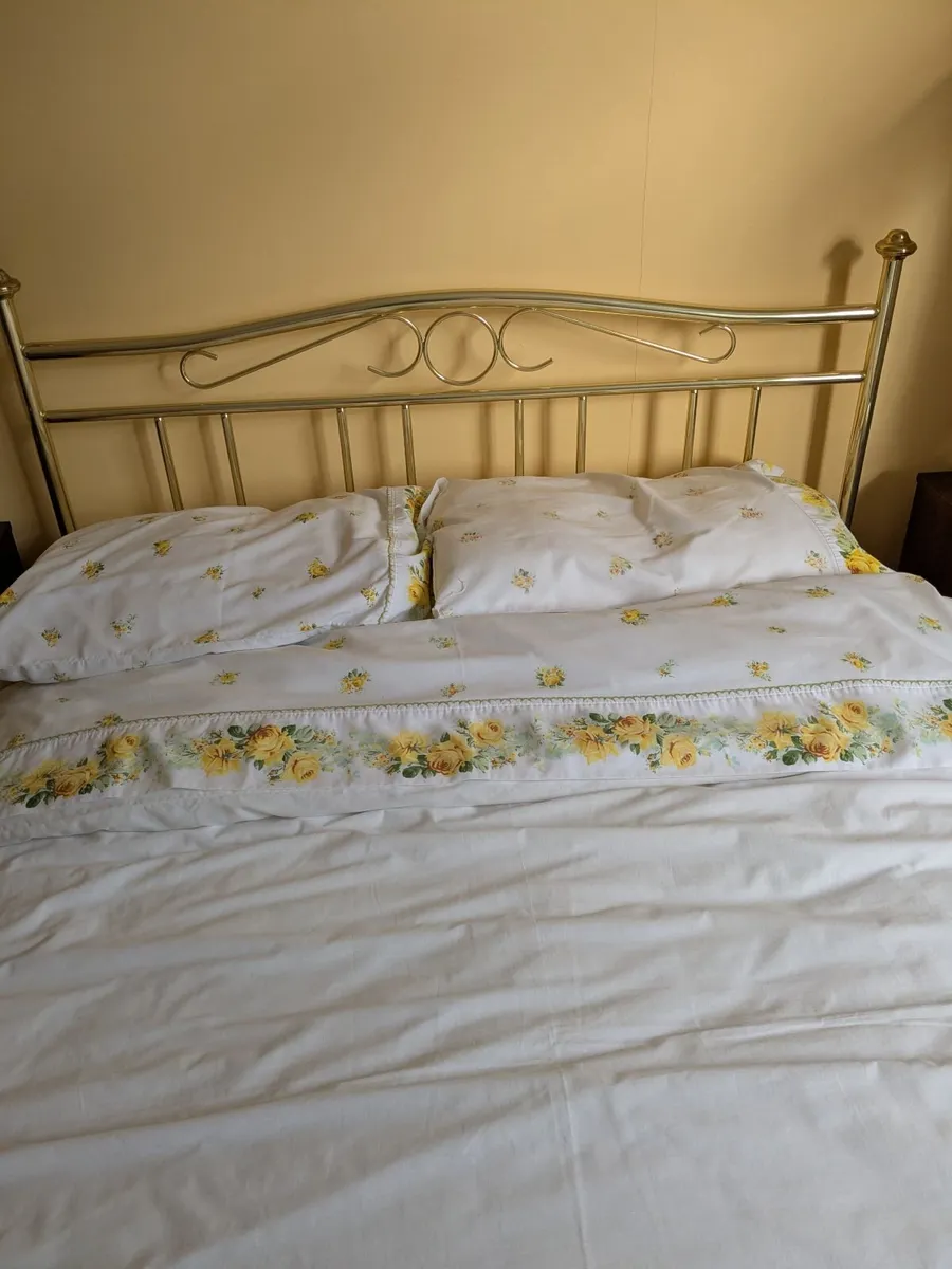 bed - Image 1