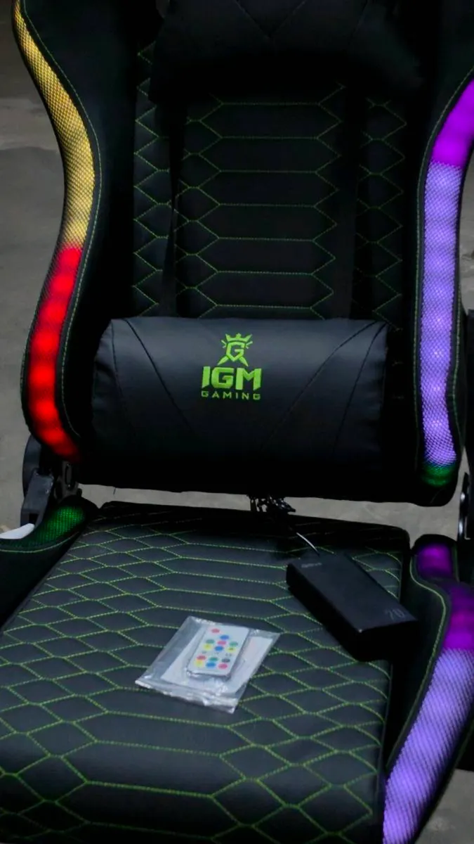 Gaming chair rgb with speakers brand new - Image 2